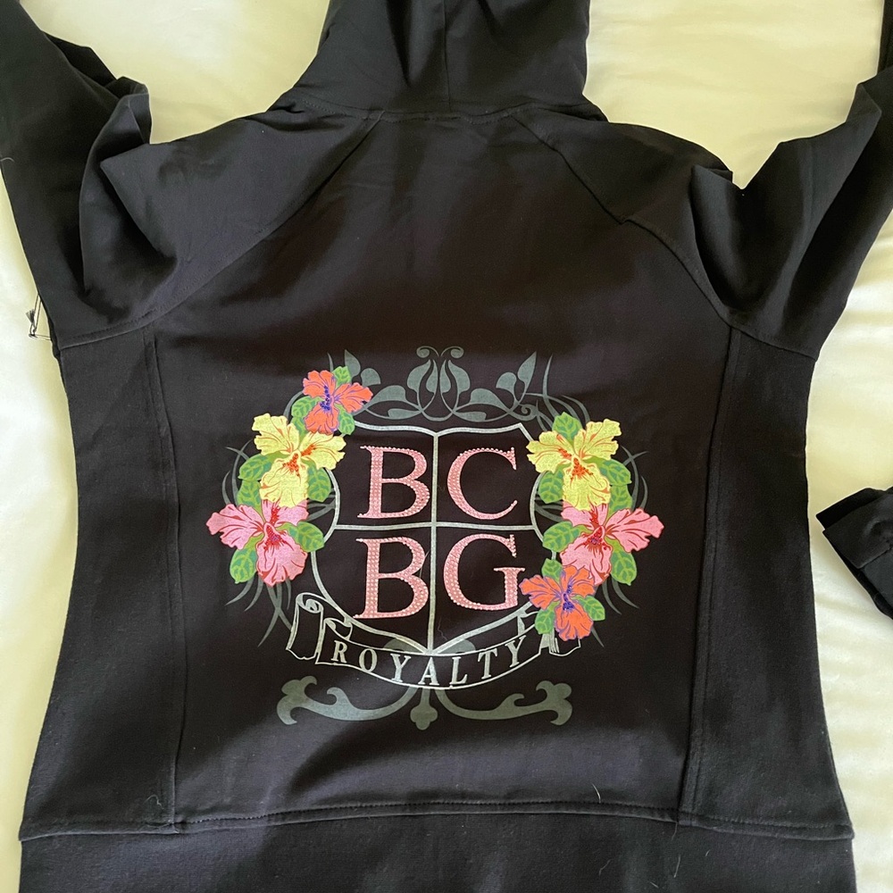 ✨✨Clearance!! BCBG Black Zip-Up Hoodie Suit! (2-piece!) NEW!